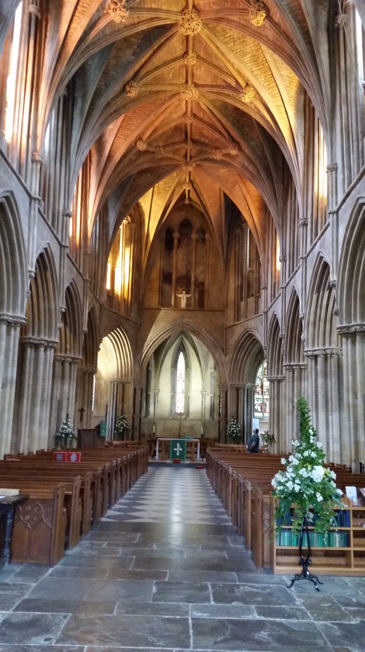 pershore-abbey-view-as-you-come-through-the-west-door