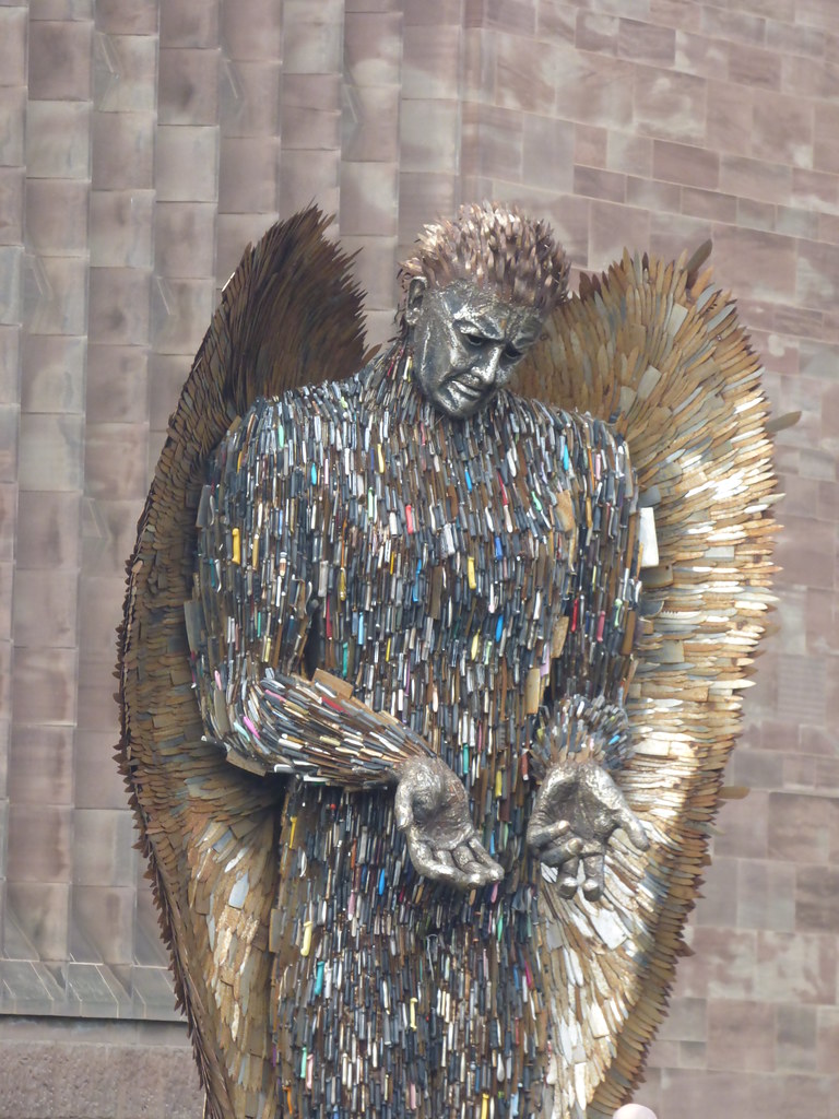 knife-angel-at-coventry-cathedral